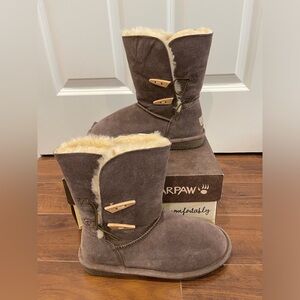 NIB BEARPAW Women's Abigail Shearling Boots Size 9- Maple